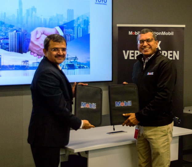 Mr. Suresh B Shelke ED - Commercial & Sales, Toyo-India with Mr. Vipin Rana, CEO, EMLPL, at the contract signing ceremony 