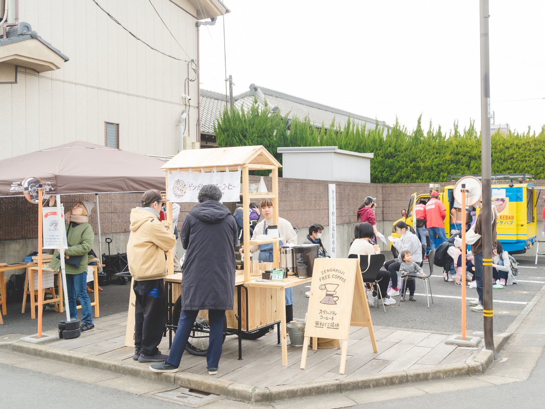 「ゼンガクジ フリー コーヒー」でのコラボマルシェ時の様子(日付:2023年2月19日)