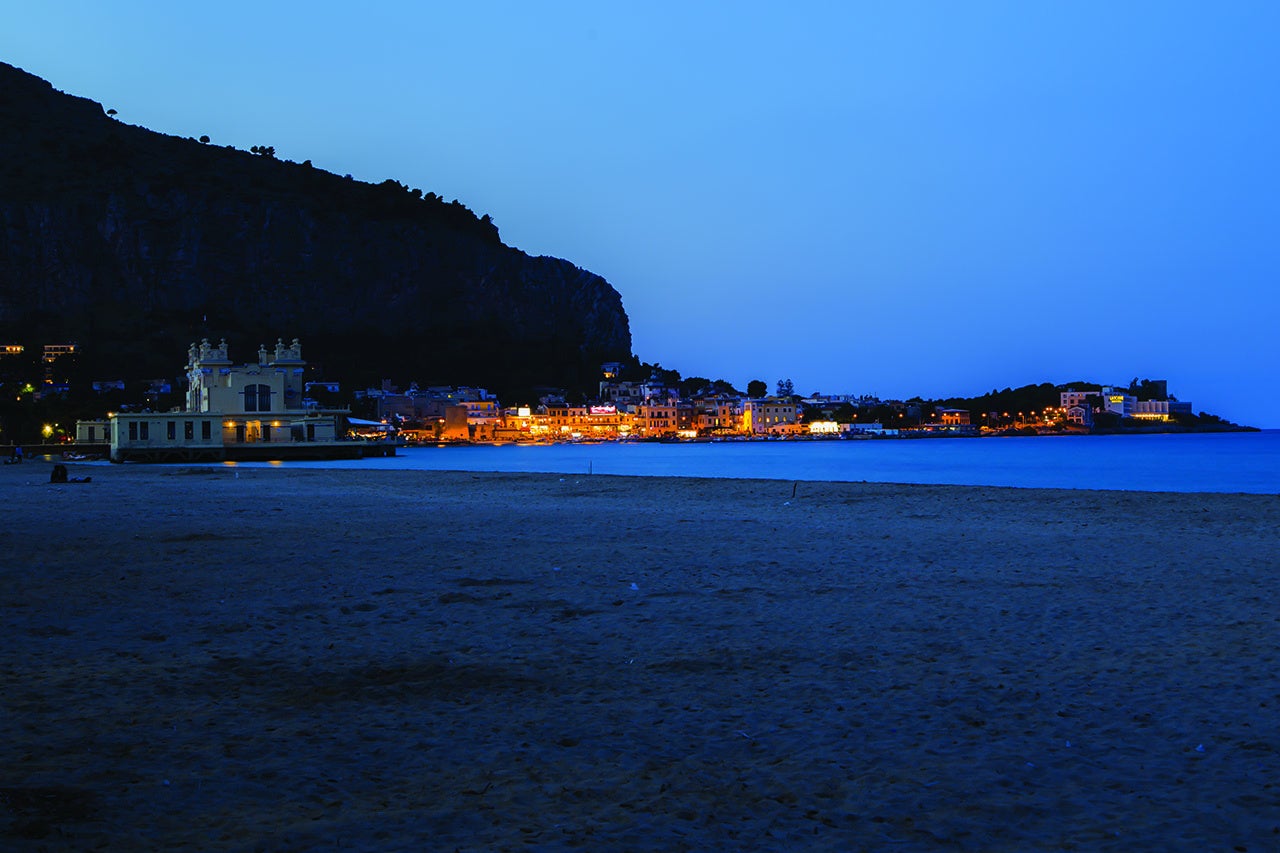 イタリア シチリア島パレルモで唯一 10年間1つ星を獲り続けた女性シェフのリストランテ Bye Bye Blues が東京 丸の内に出店 11月24日オープン 有限会社ジュン アンド タンのプレスリリース イタリア シチリア島パレルモで唯一 10年間1つ星を獲り続けた女性シェフのリストランテ Bye Bye Blues が東京 丸の内に出店 11月24日オープン 有限会社ジュン アンド タンのプレスリリース