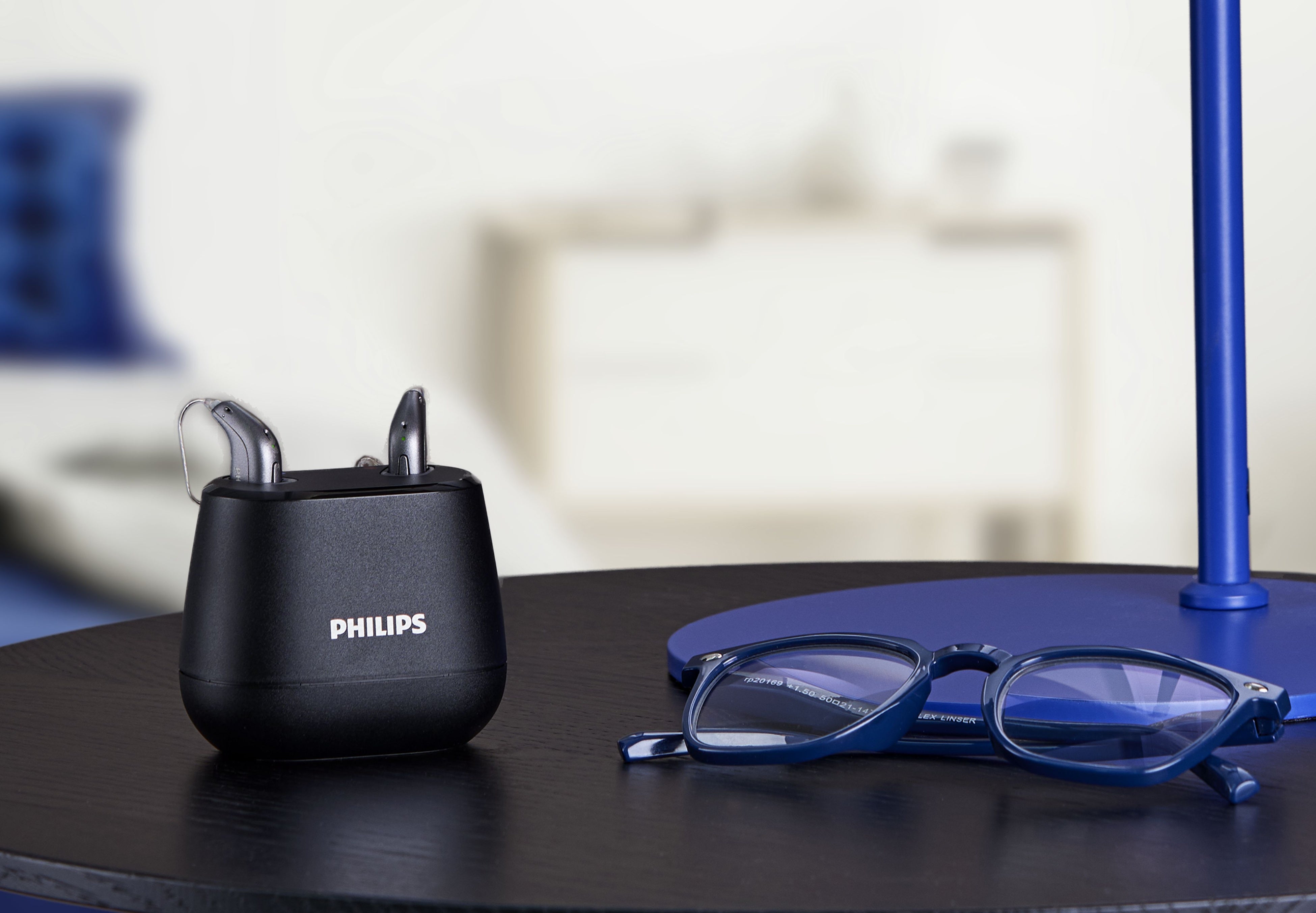 フィリップス ヒアリンク 50　充電中のイメージ