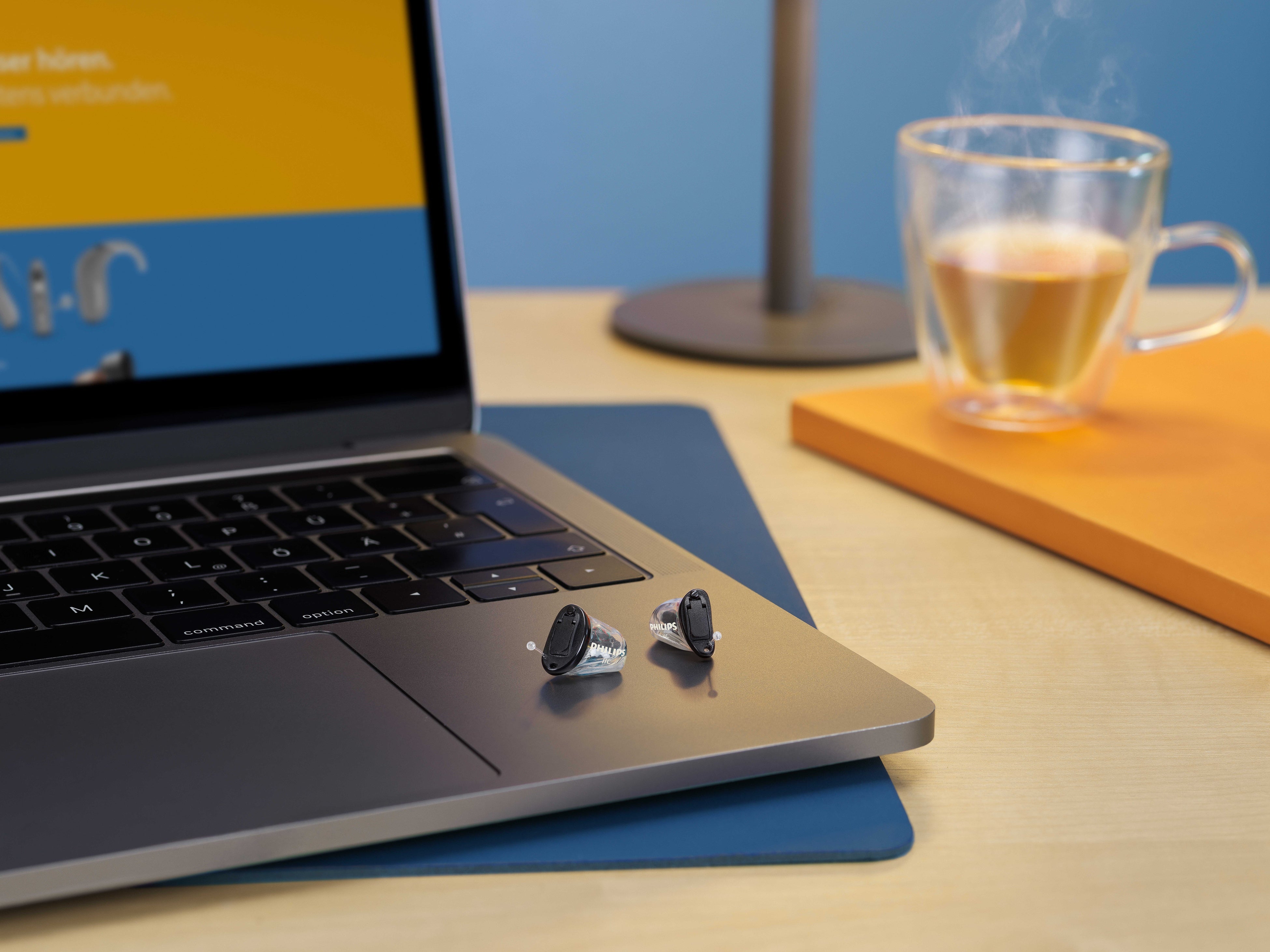 超小型のフィリップス ヒアリンク補聴器 耳あな型スタイル