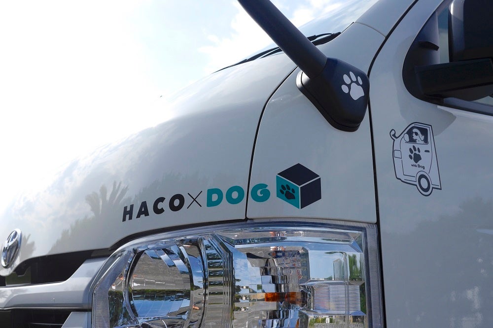 エクステリアDIYステッカー(標準仕様)でカスタム可能 ※HACO×DOGロゴデカールは標準の外装仕様です