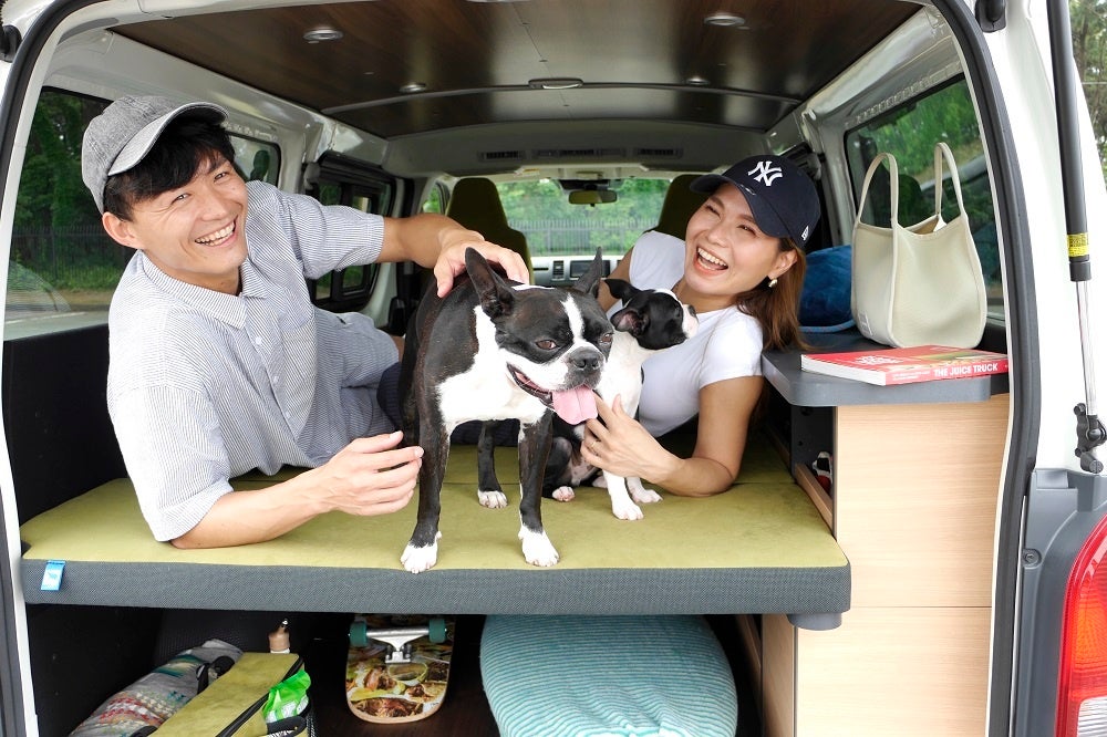 愛犬とのハイエース車中泊旅を手軽に叶える、ライトなバンライフモデル「HACO×DOG」
