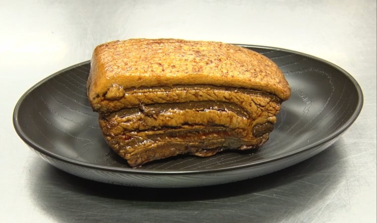 「ラーメン侍」による沖縄黒糖を使用した黒糖チャーシュー