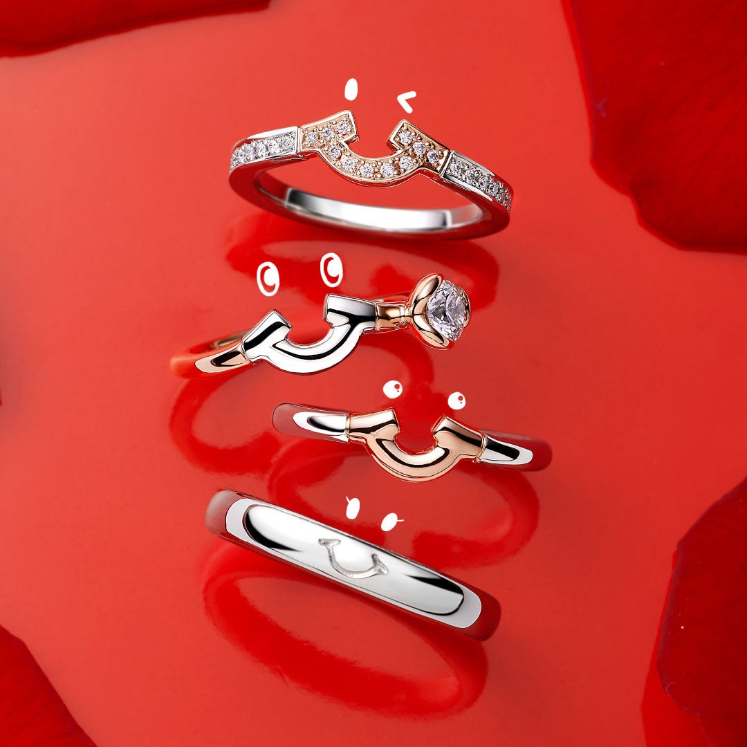 上から２本婚約指輪、下２本が結婚指輪（ペアリング）