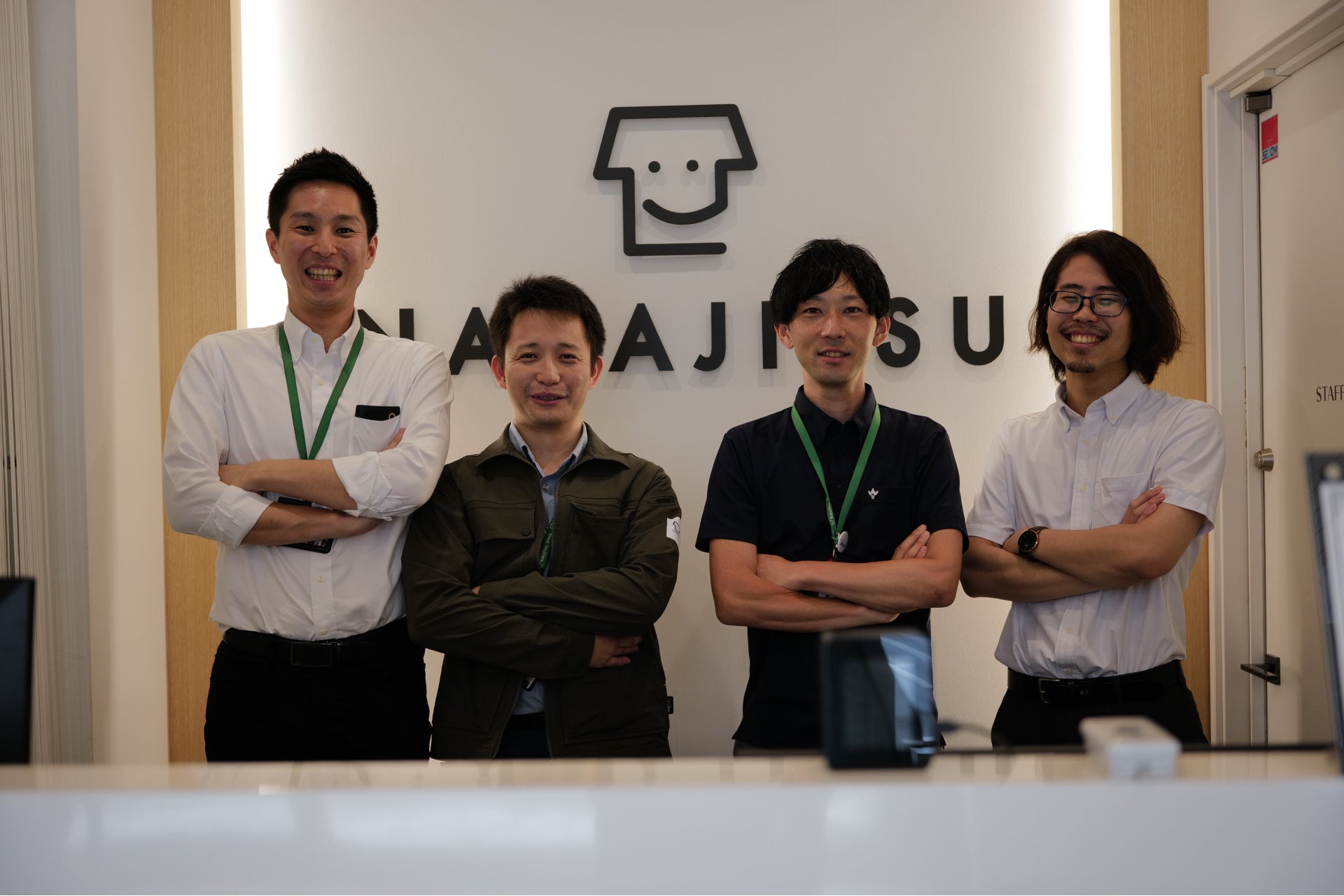 左から：不動産SHOPナカジツ 畑中様、大家様、岡田様、SoftRoid村上