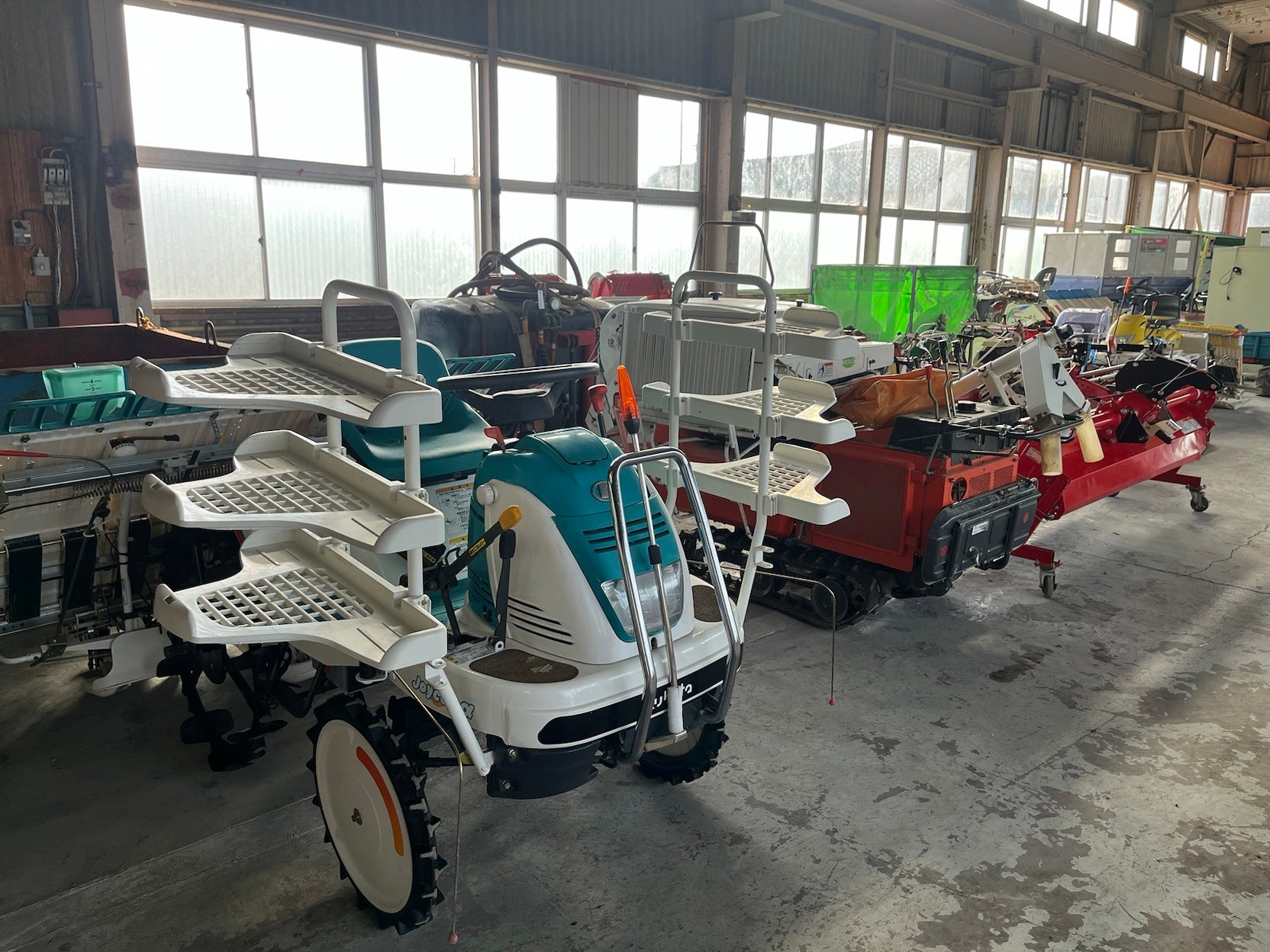 農機具王兵庫店 内観②