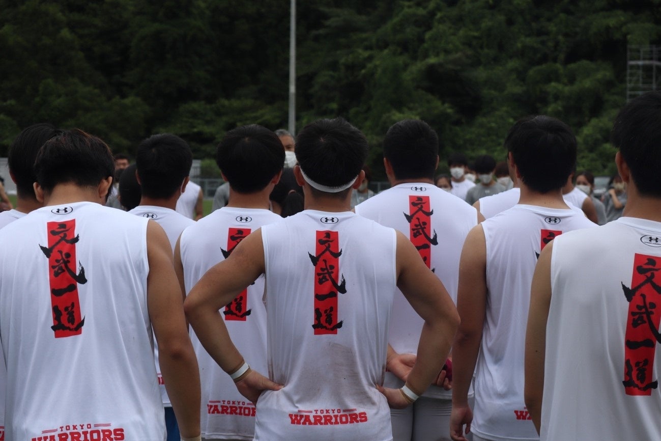 夏合宿で文武一道Tシャツを着る部員達