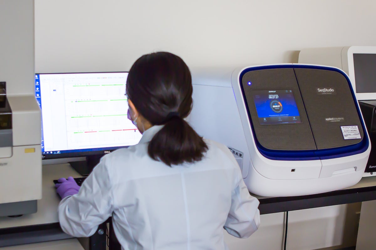 最新の次世代・解析機器-当社DNAラボ
