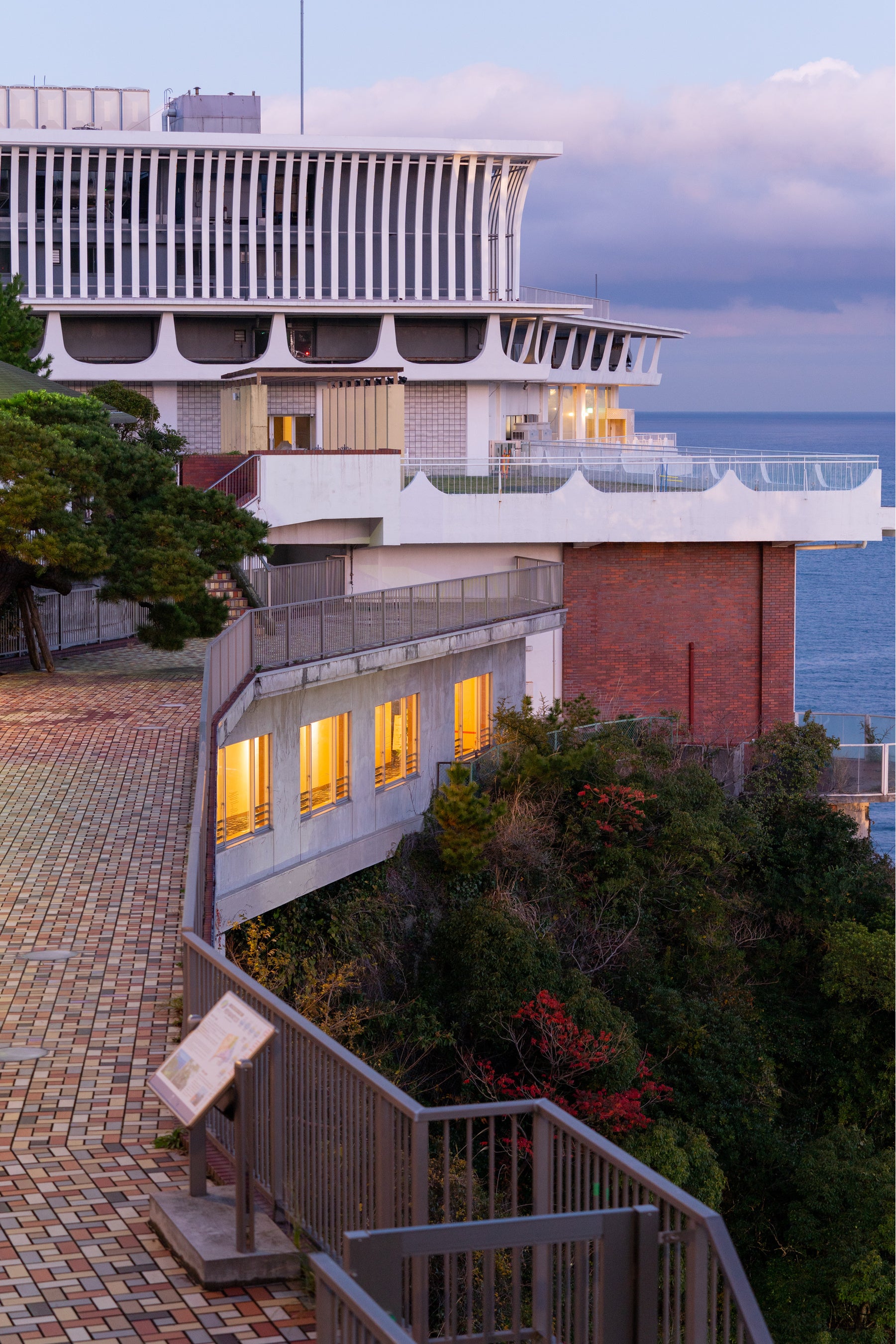 HOTEL ACAO ANNEX, Atami, Japan. Photo by Naoki Takehisa. Image courtesy of ATAMI ART GRANT