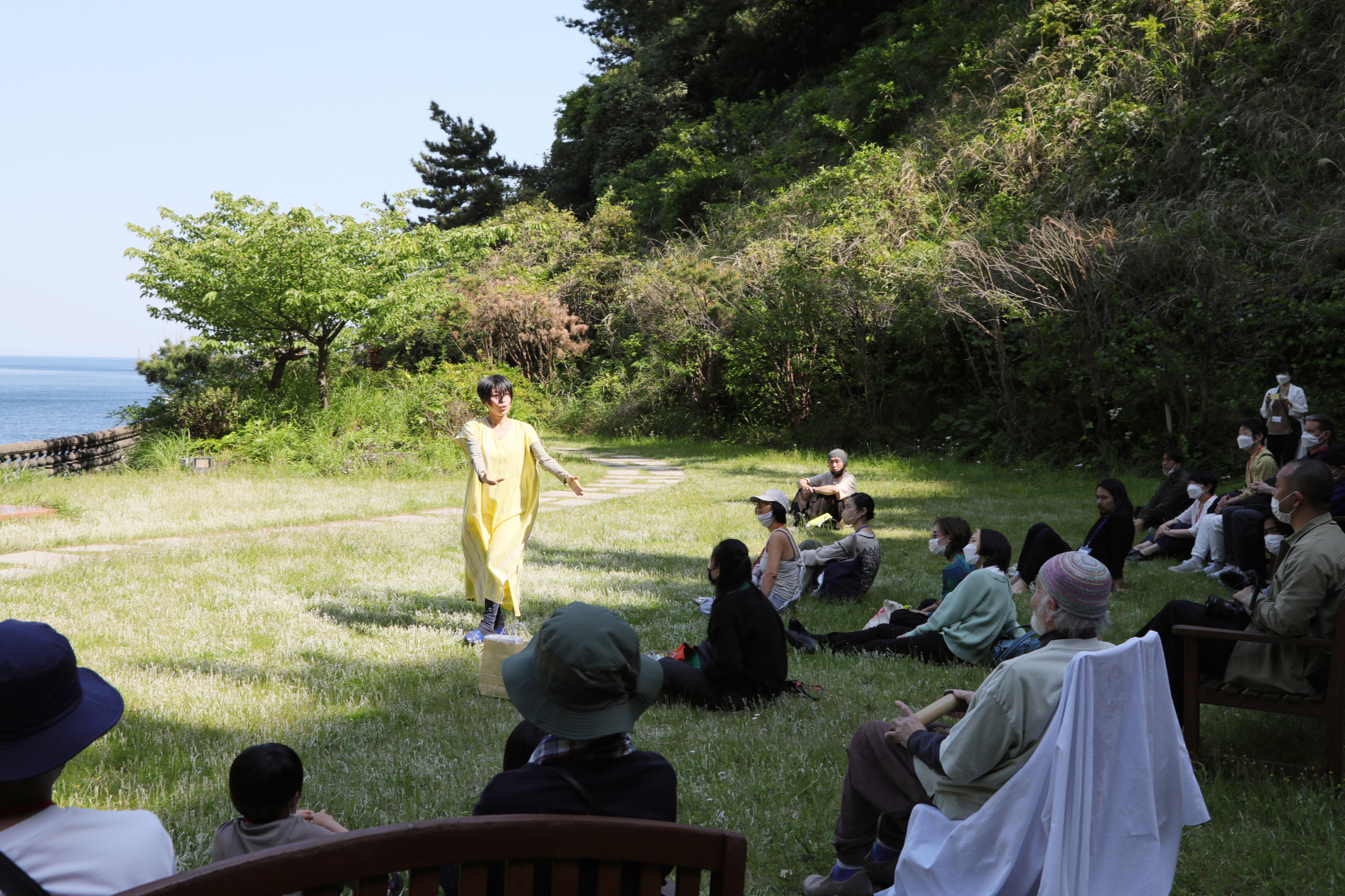 ©ACAO ART RESIDENCE 2022, 鈴木昭男×宮北裕美 パフォーマンス『波 の う つ し』,Photo by Kabo