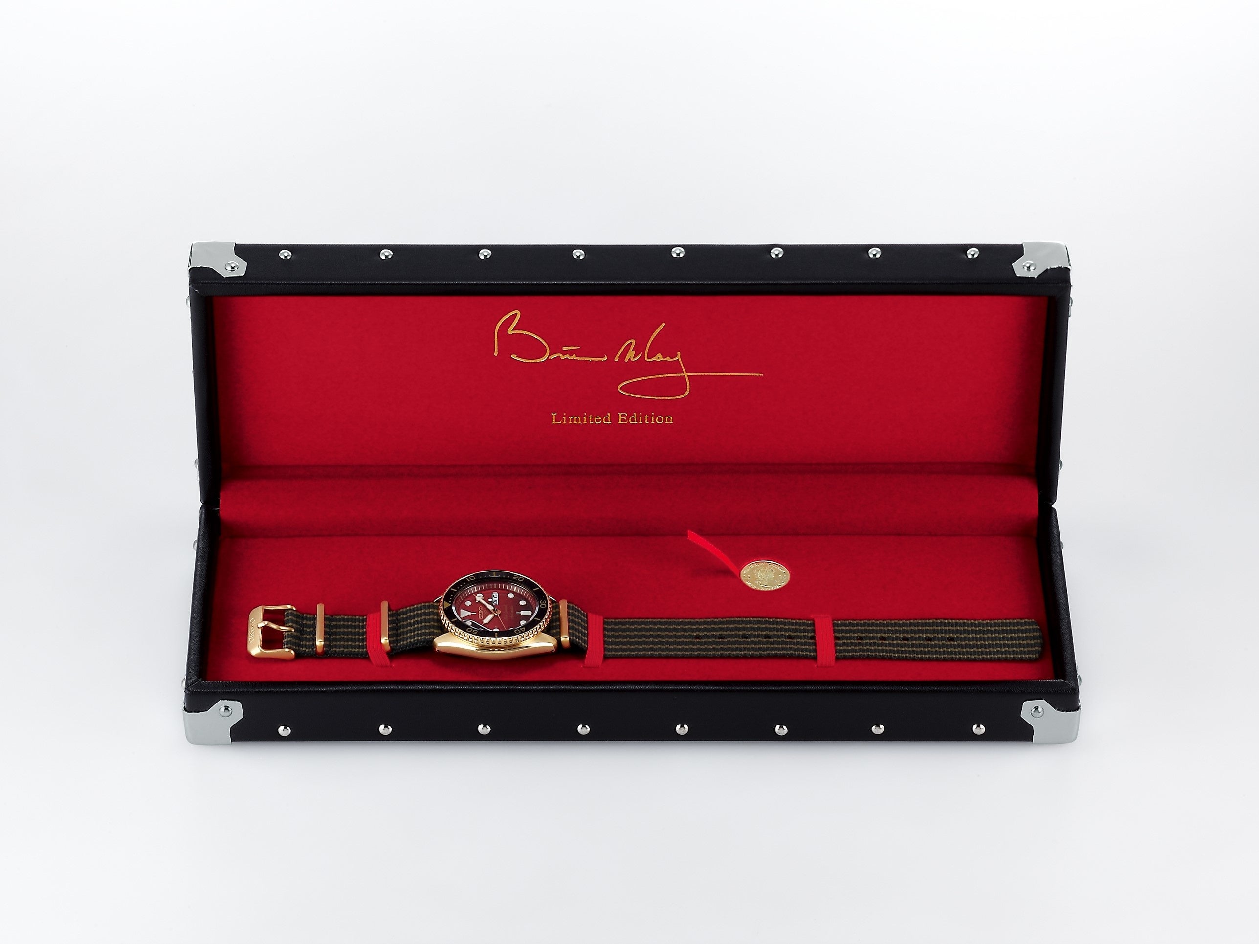 セイコー 5スポーツ＞「QUEEN」ギタリスト、ブライアン・メイ氏