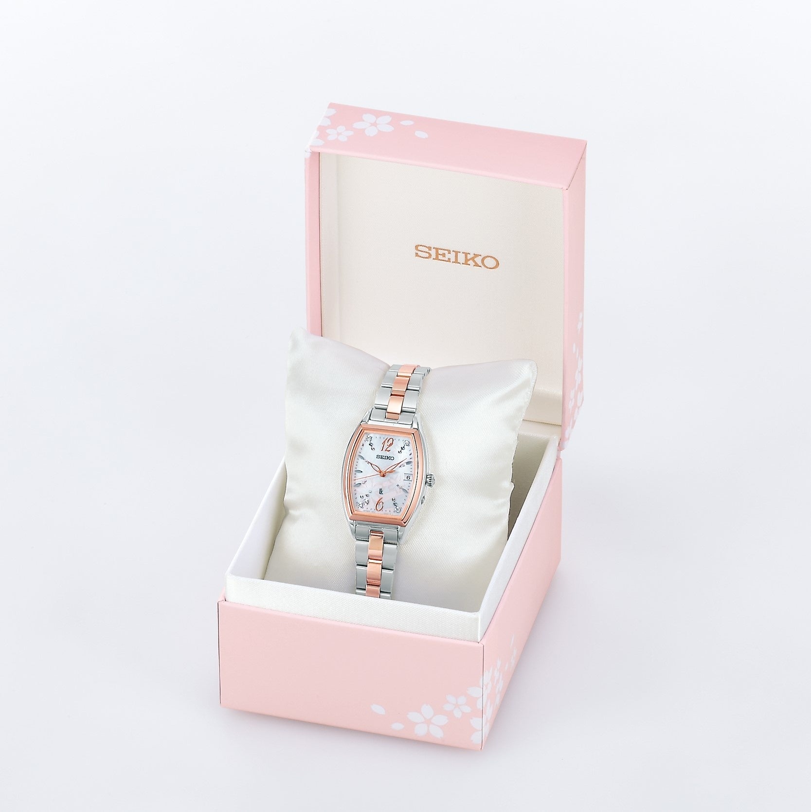 希少　SEIKO　ルキア　電波ソーラー　限定3000本　桜吹雪 セイコー、ルキアとセレクションから桜をイメージした6モデル