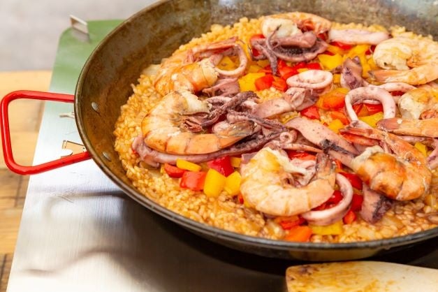 トマト魚介のパエリア