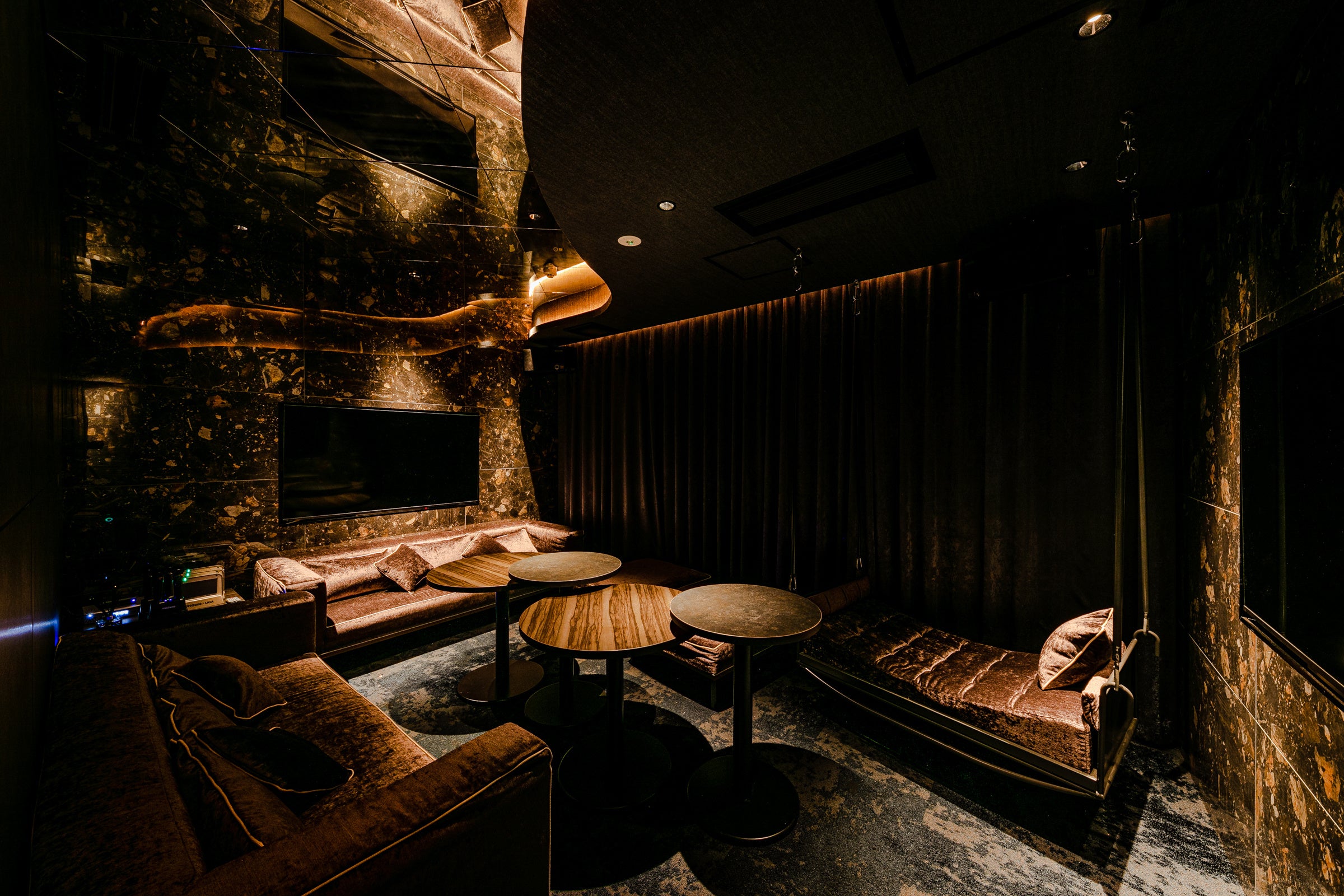 ☆ Private Garage Bar　　　　　　　　　【特典会員限定】 ✔️🗃️