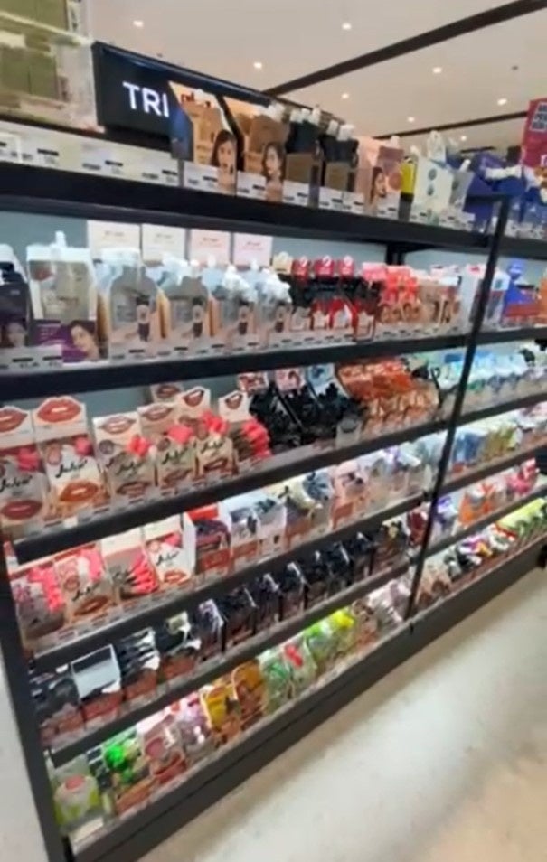 美容大国タイではのコンビニやスーパー、コスメショップどこでもパウチコスメを楽しめる