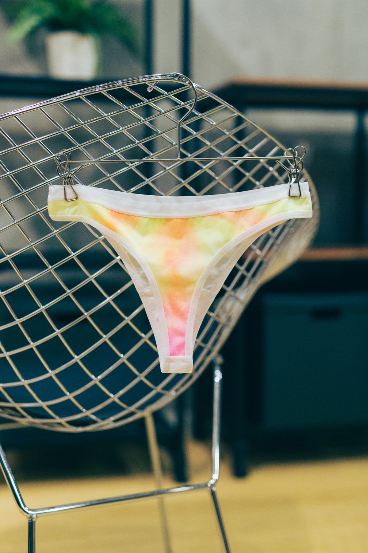 バック（ピーチ）