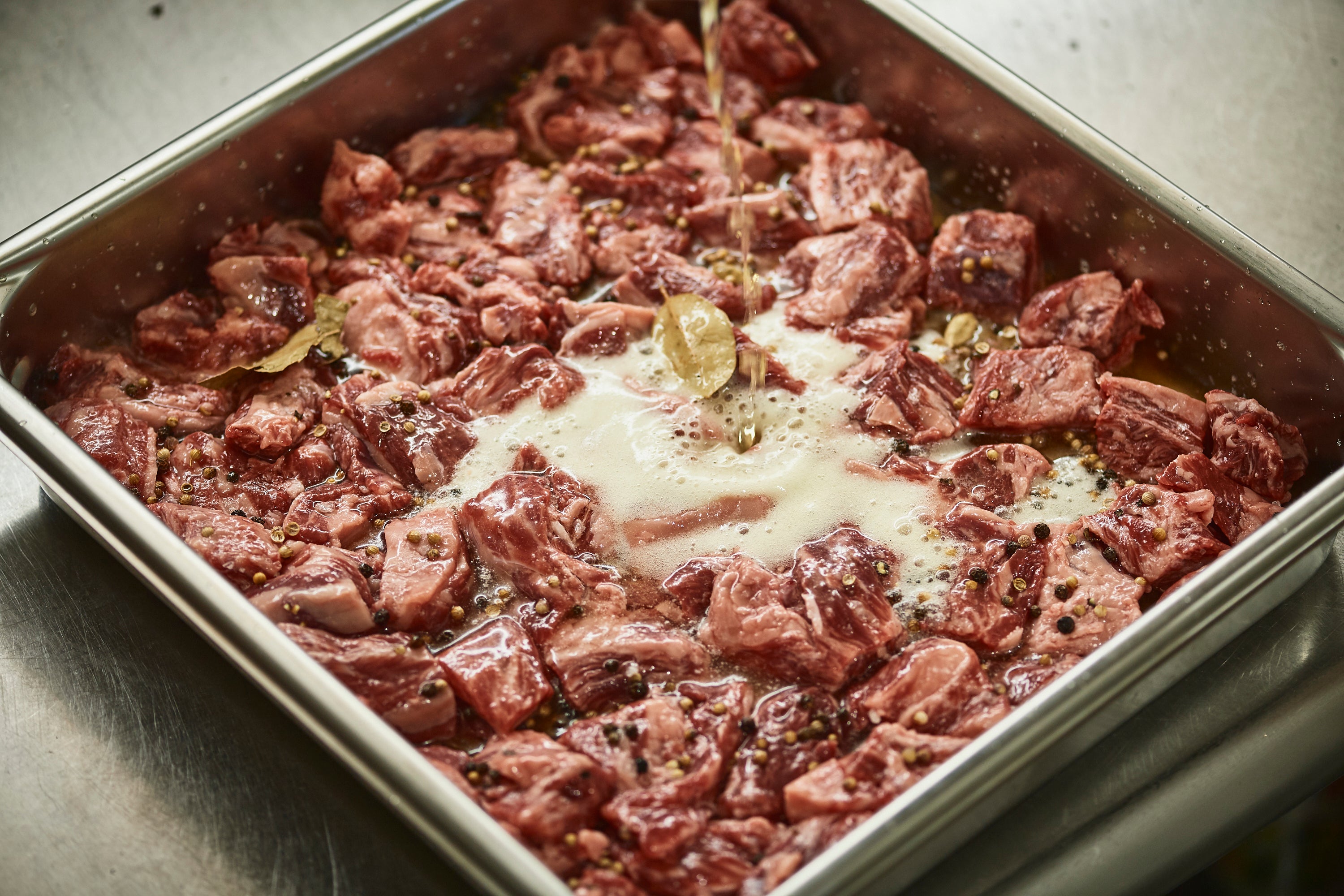 ビーフマリネ　ビール