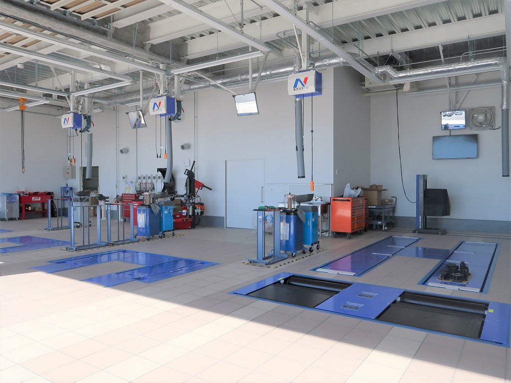 『ネクステージ厚木店』整備ピット