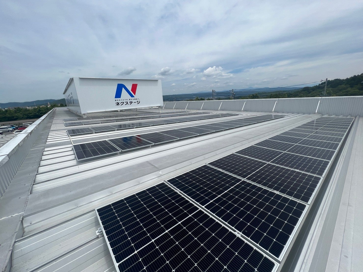 ネクステージの店舗屋根上へ PPAモデルによる太陽光発電設備を導入