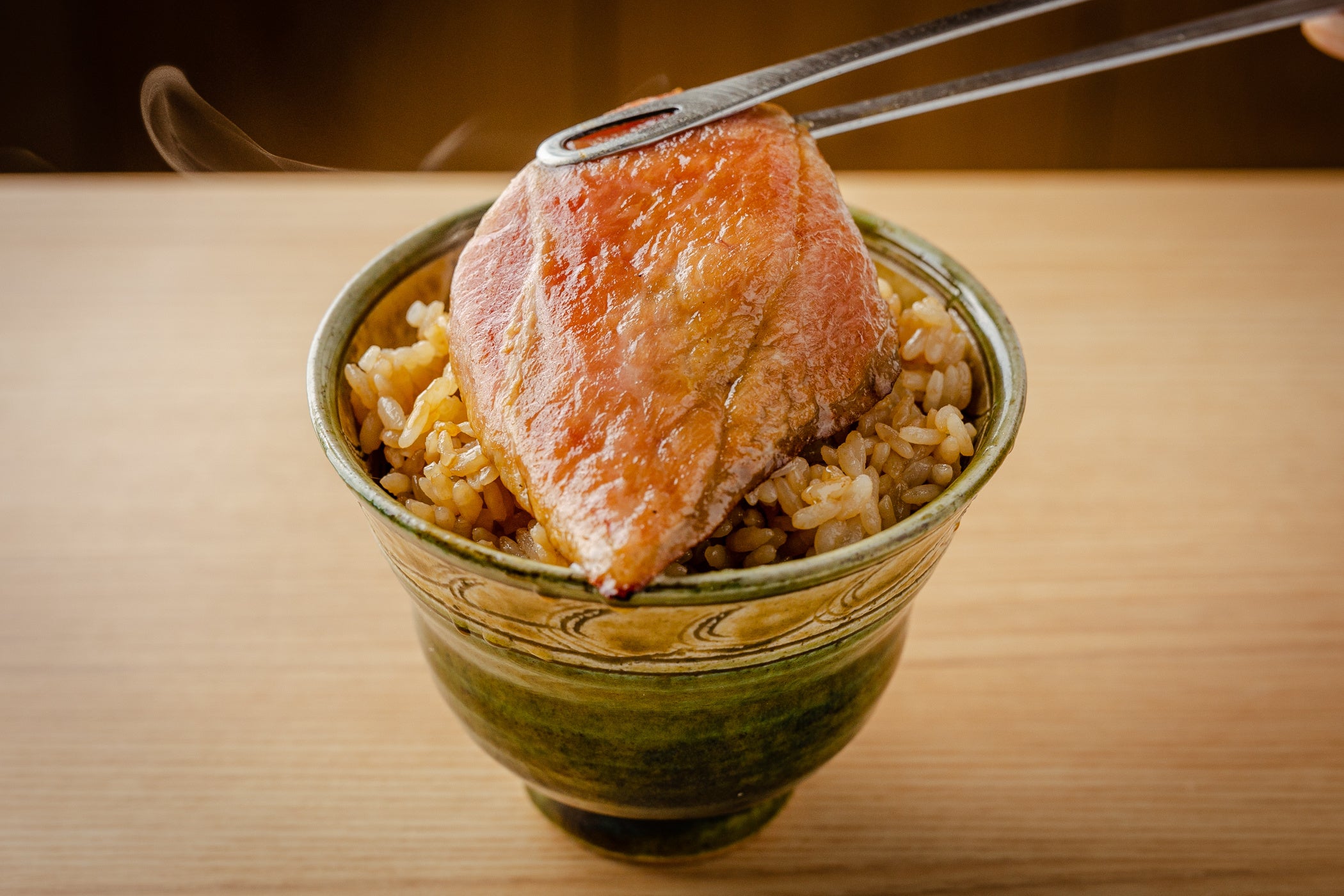 赤酢の酢飯にのせて