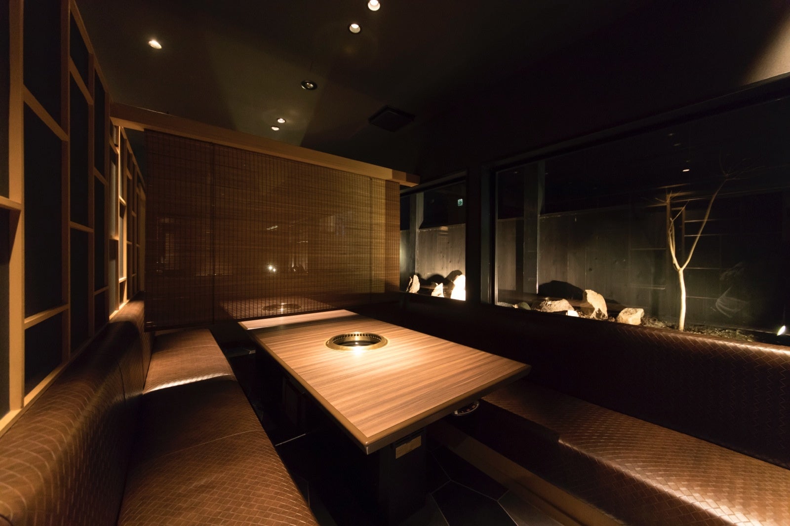 近江牛焼肉MAWARI 南草津店の店内