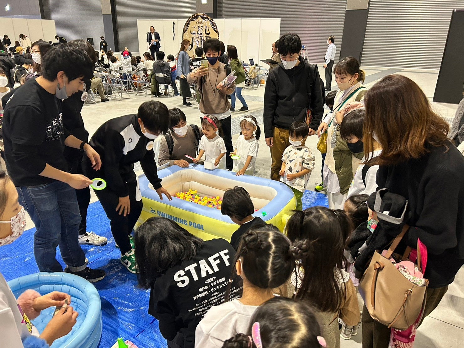 地元の学生ボランティアと作るこども縁日
