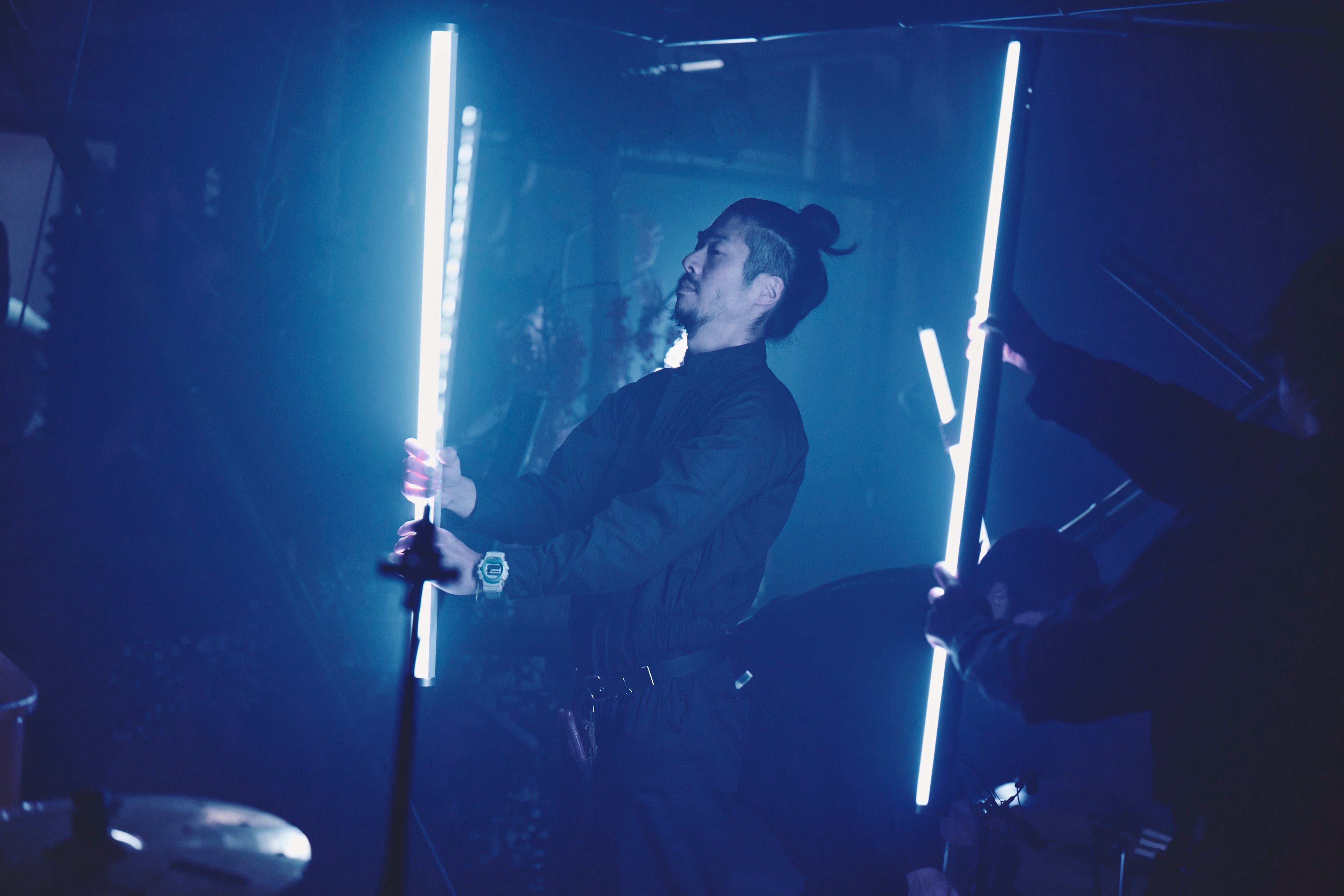 バーライトを持った座・草月