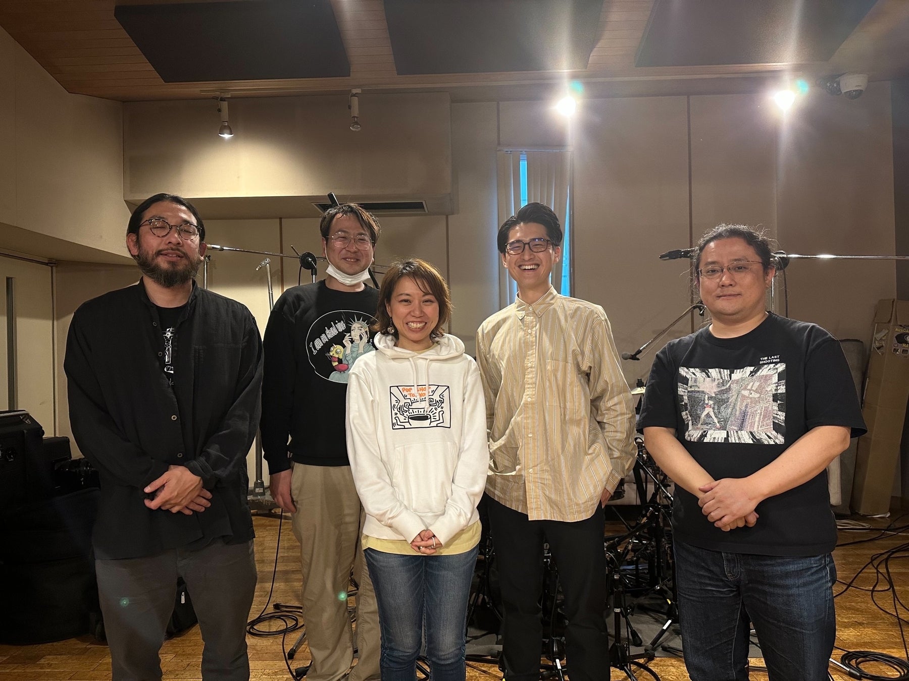 東京でのレコーディングメンバー(左から野田浩平氏、吉峯勇次郎氏、福井亜美氏、平原慎士、會川直樹氏)