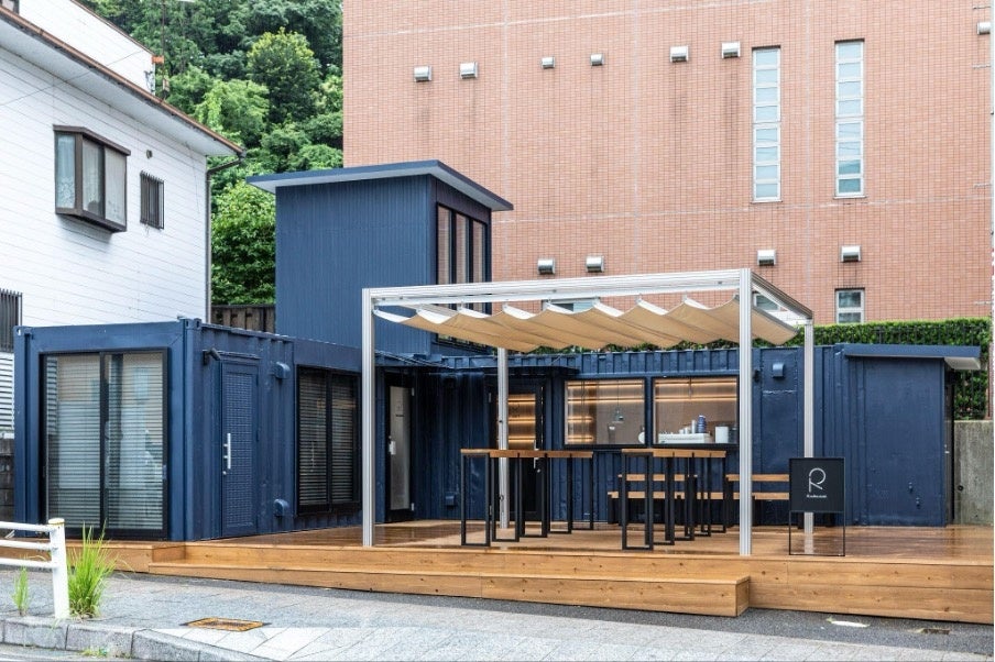 カイザーエンタープライズが六本木交差点にて屋外広告を掲出