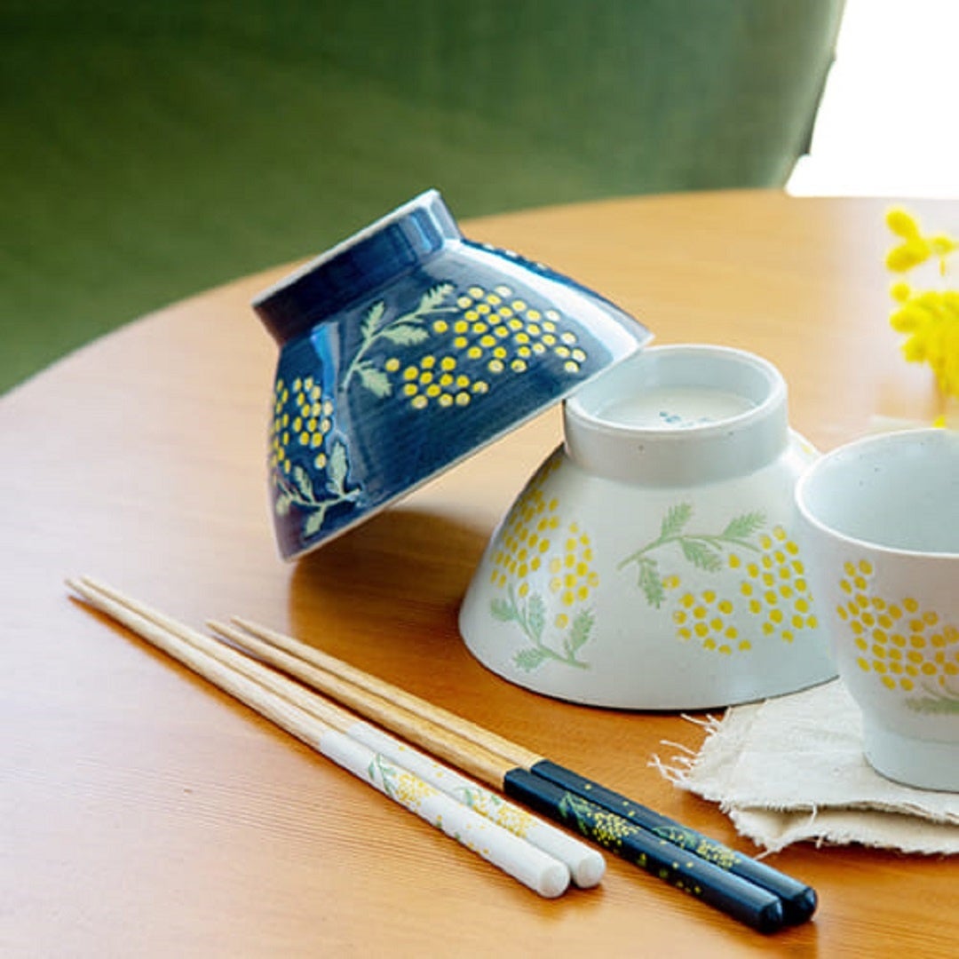 ミモザワルツ茶碗￥1,210  　　　　　ミモザワルツ湯呑み￥1,210　　　　　　ミモザワルツ箸￥935