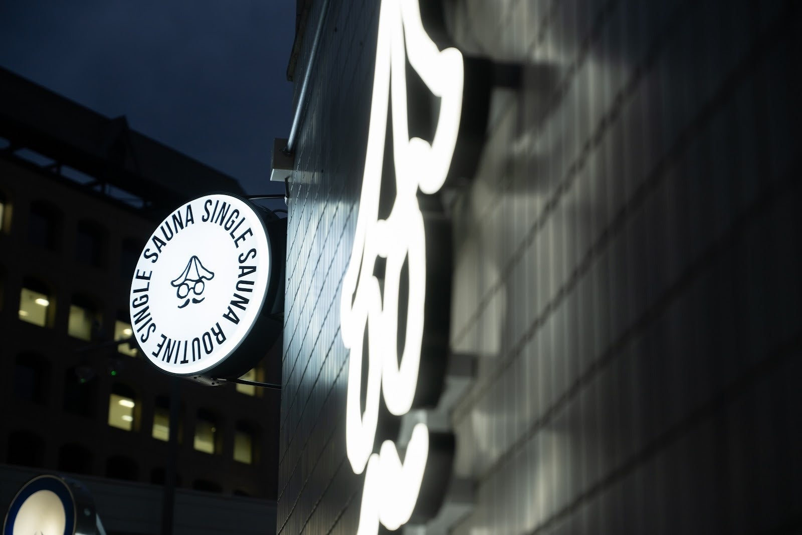 繁華街が近く好アクセスの立地