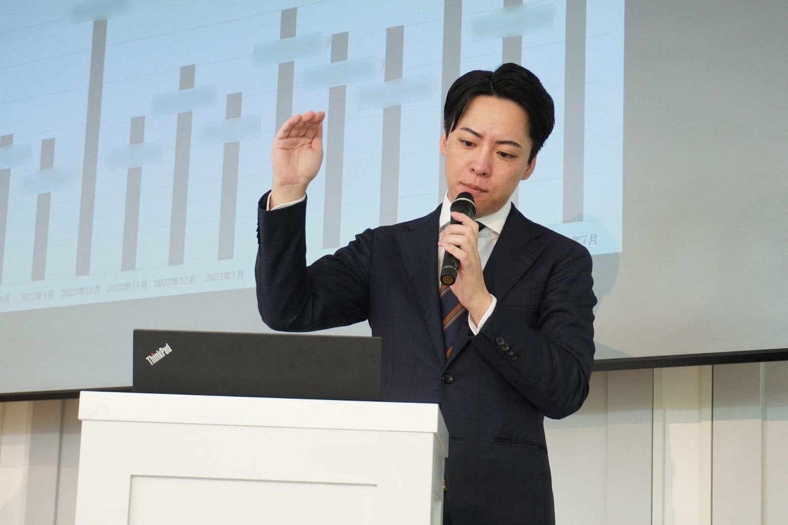 経営の肝となる管理部は、新たなポジションの採用や新卒中途採用に力を入れるべく、6期の目標を高く掲げ、今後も会社と社員の成長の基盤となります。