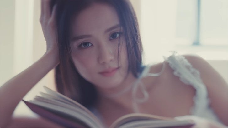 出典　JISOO 公式MV 