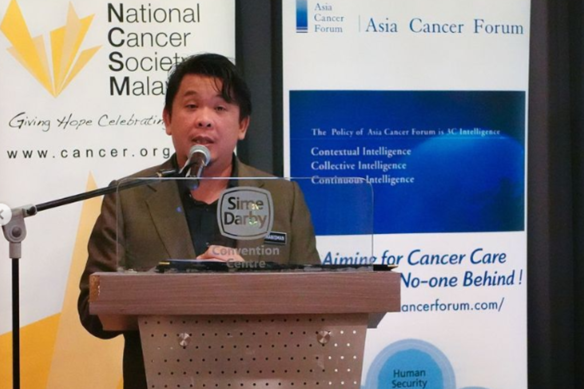 マレーシア保健省副大臣Yang Berhormat Dato Lukanisman Bin Awang Sauni