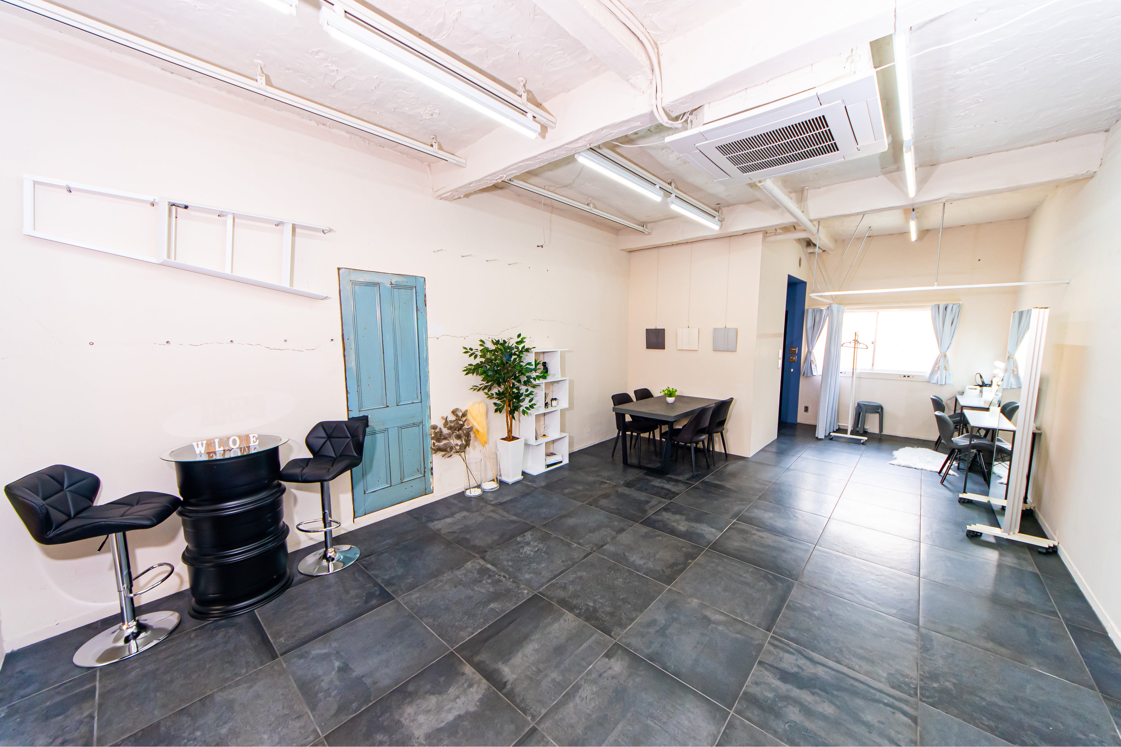 入口から見た全景