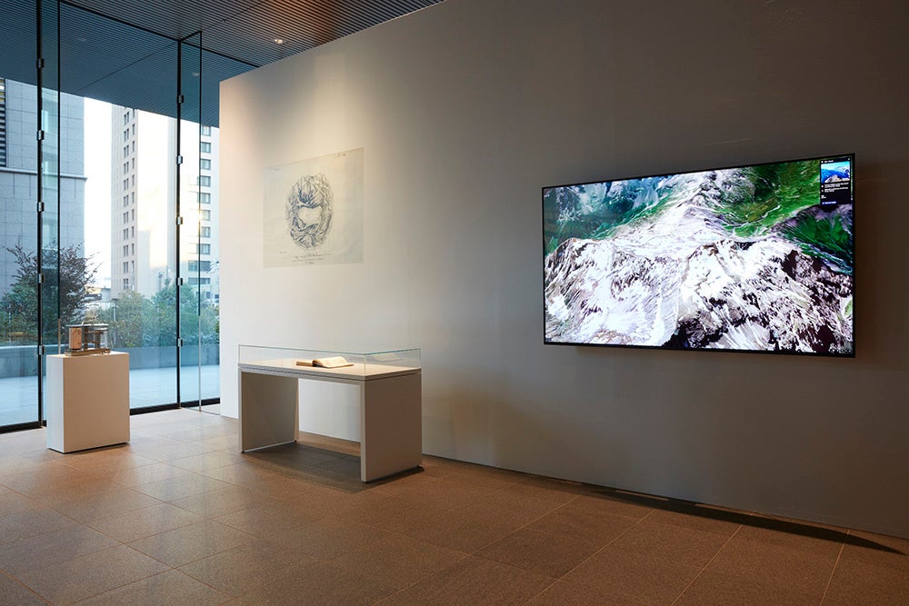 肥後亮祐《ブロンドの記譜法》 2023 「Osaka Directory 5 supported by RICHARD MILLE 肥後亮祐」展示風景 画像提供:大阪中之島美術