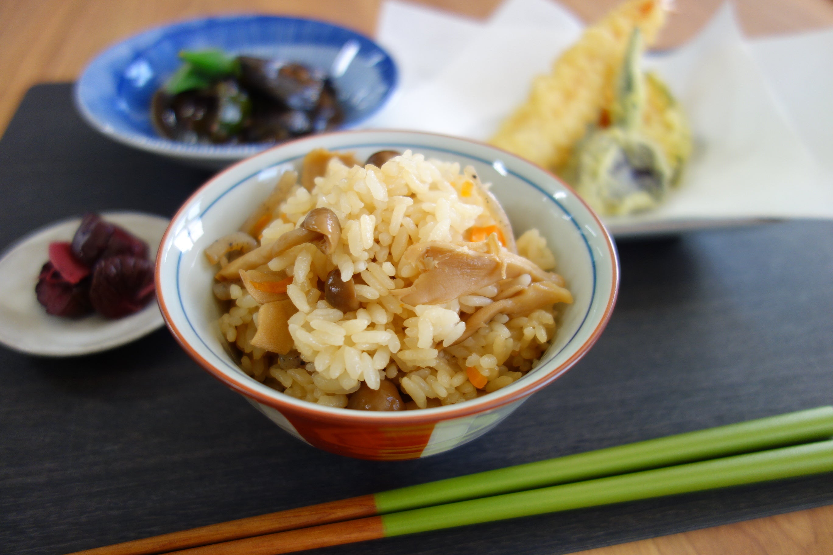舞茸としめじ釜めしの献立