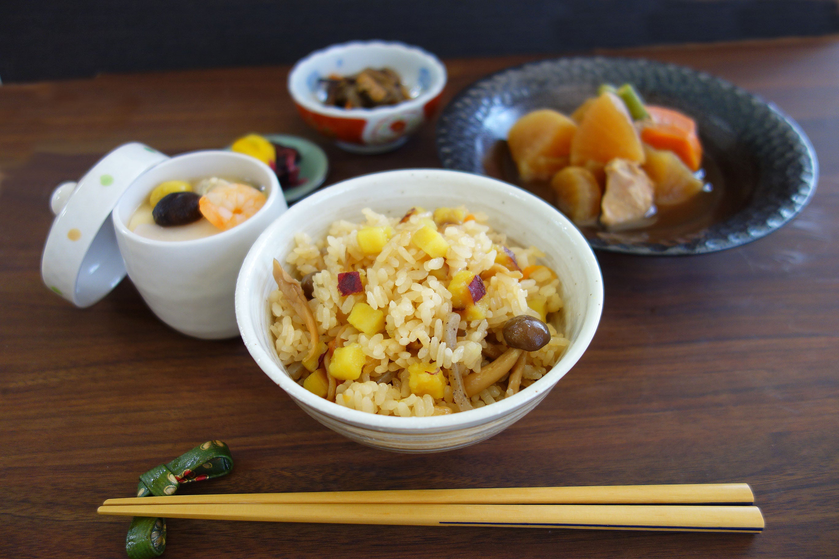 さつまいもときのこ釜めしの献立