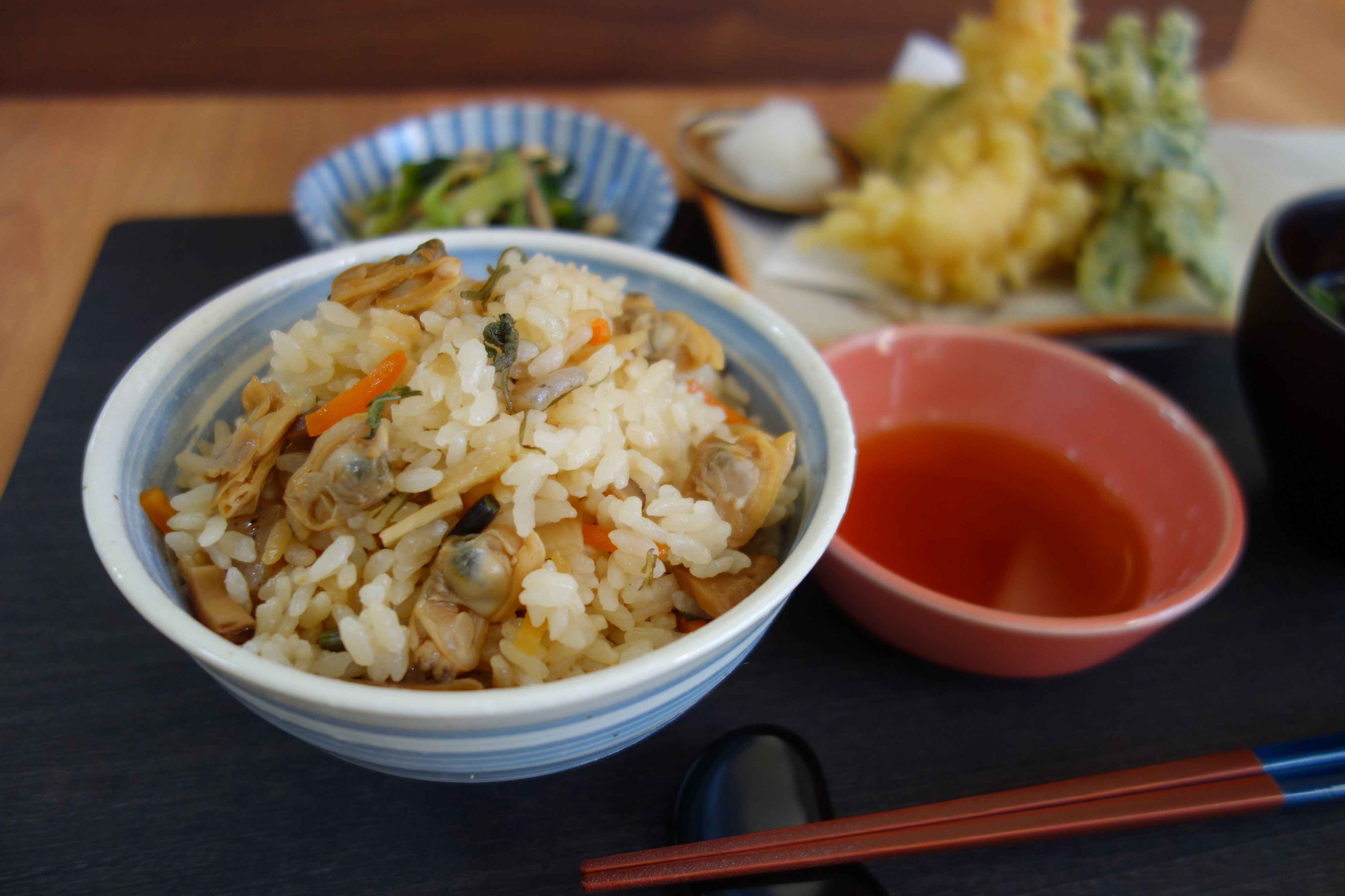 彩りあさり釜めし(下巻より）