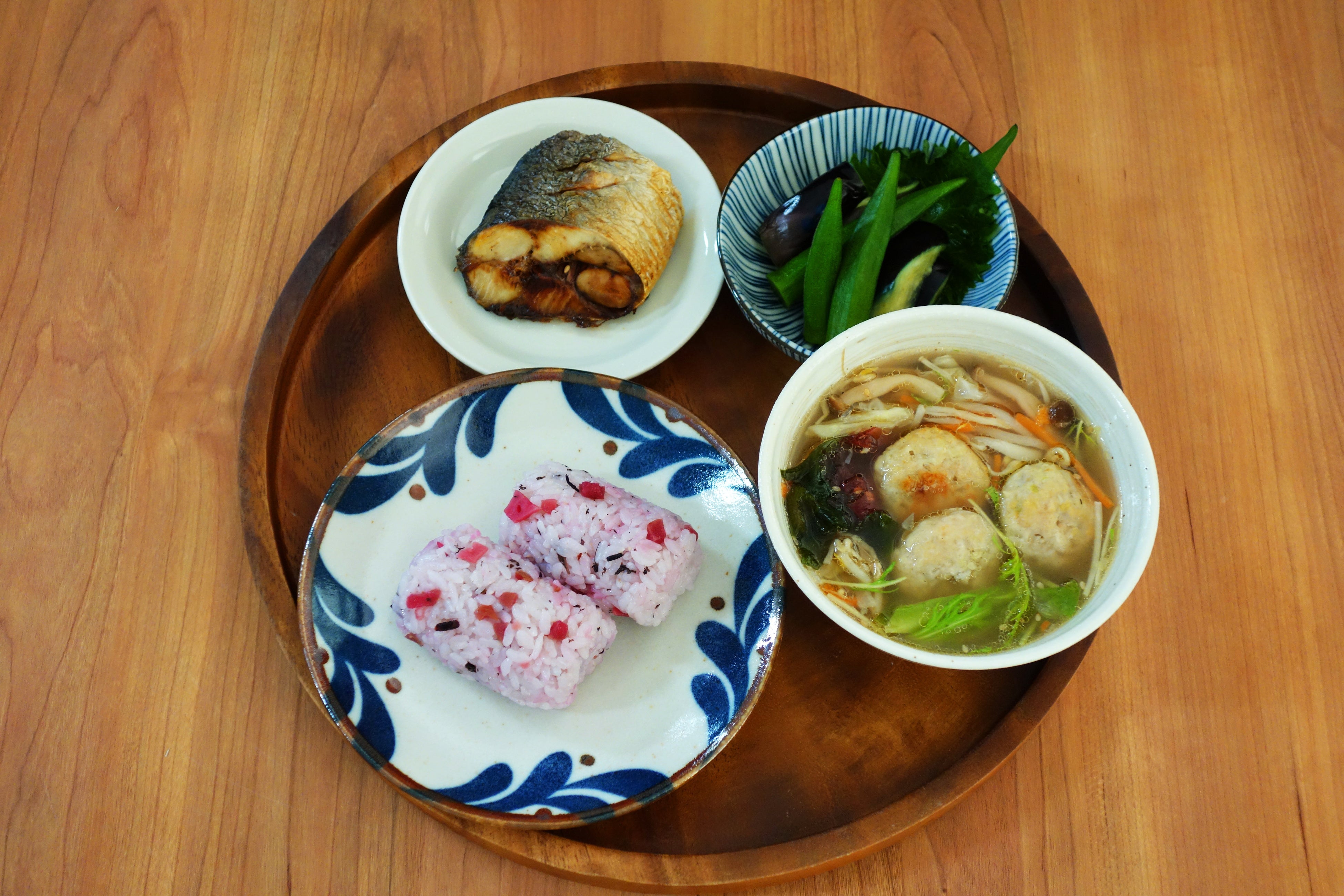 おにぎりにもオススメ（梅ひじきごはん）