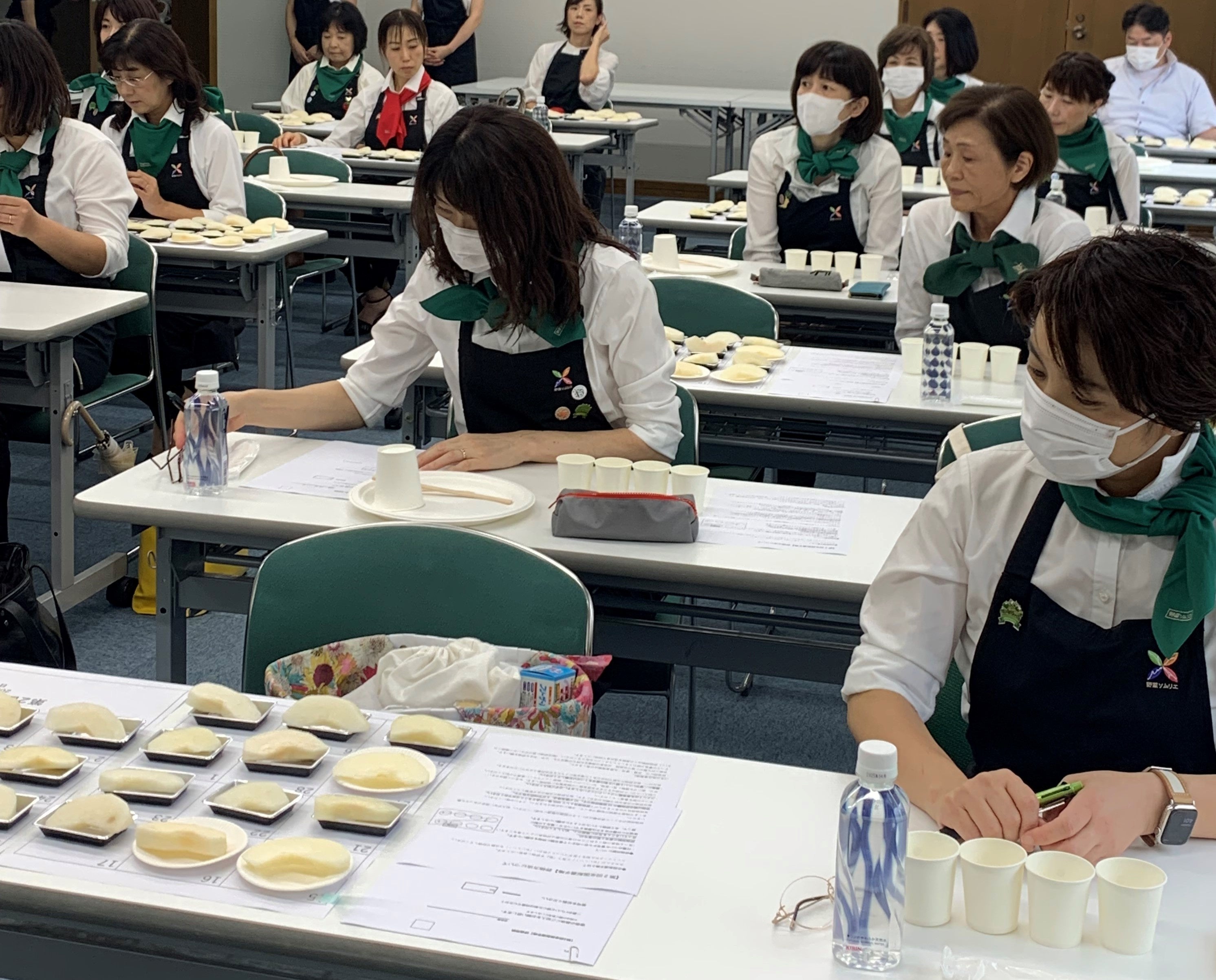 野菜ソムリエ40名が審査（第2回全国梨選手権）