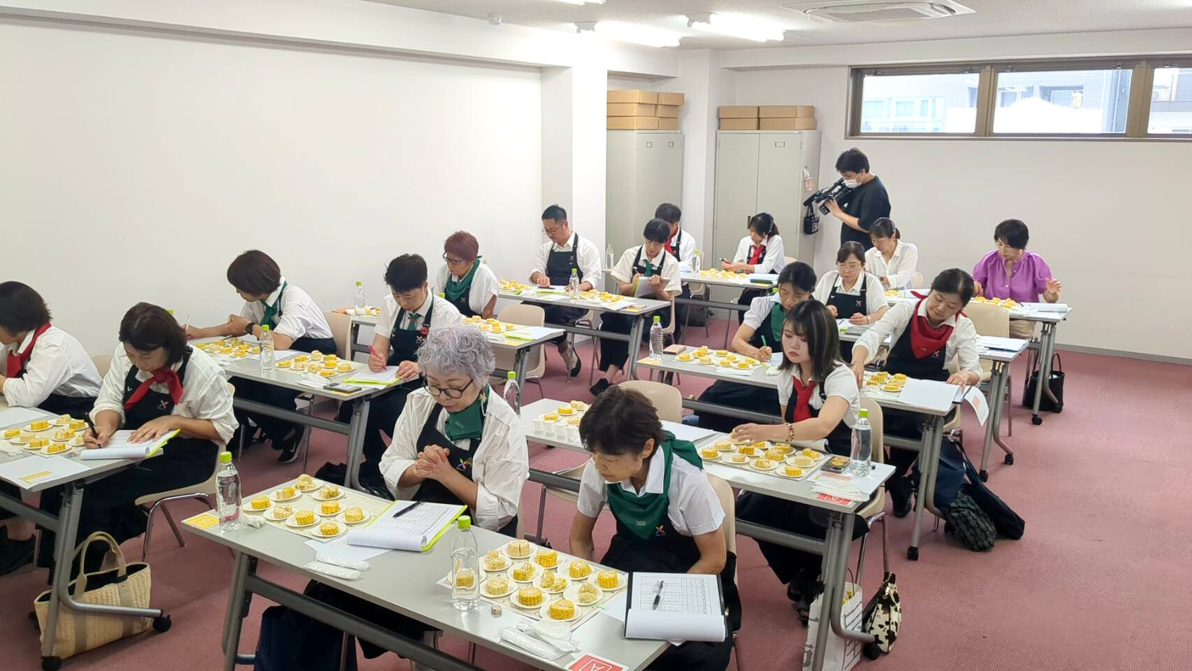 野菜ソムリエ30名が審査