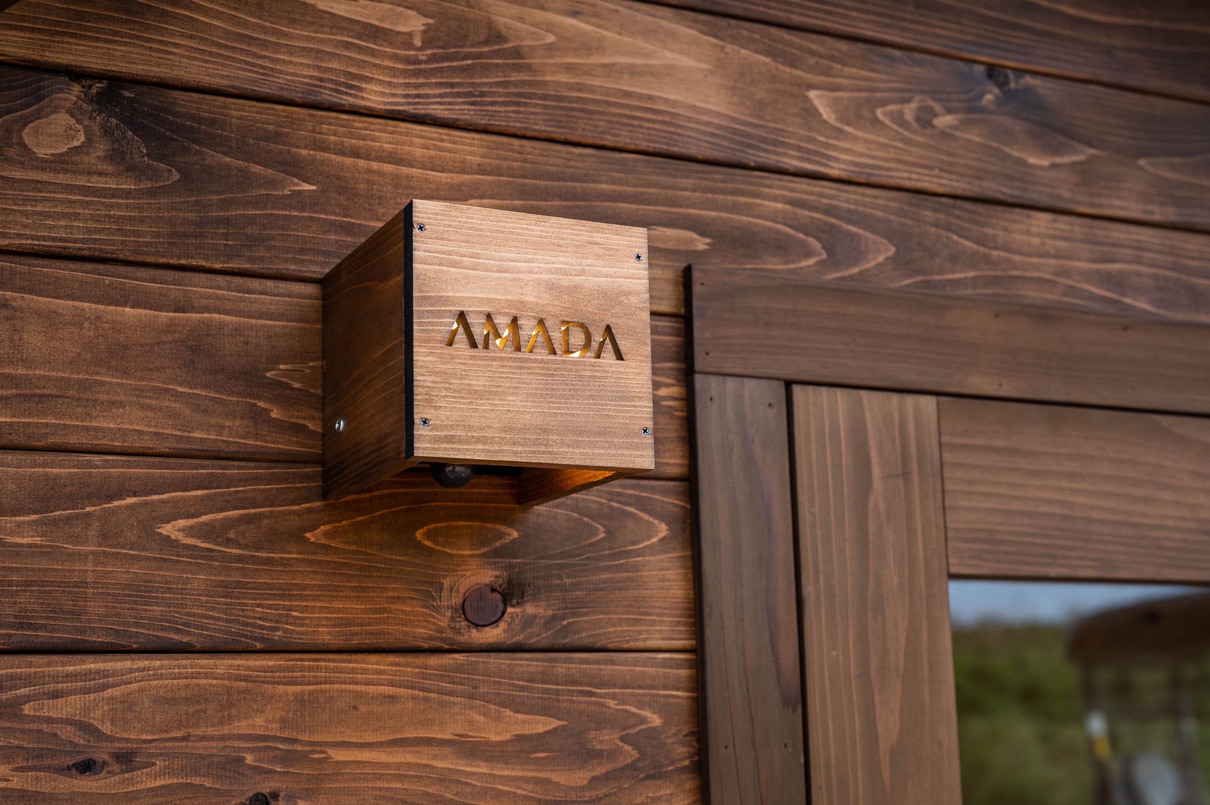 与論島の高級ホテルとしてオープンした「AMADA」