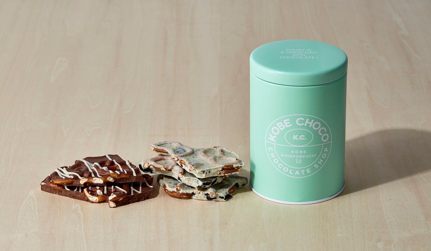 【プレッツェル グリーン缶】1,998円（税込）230g