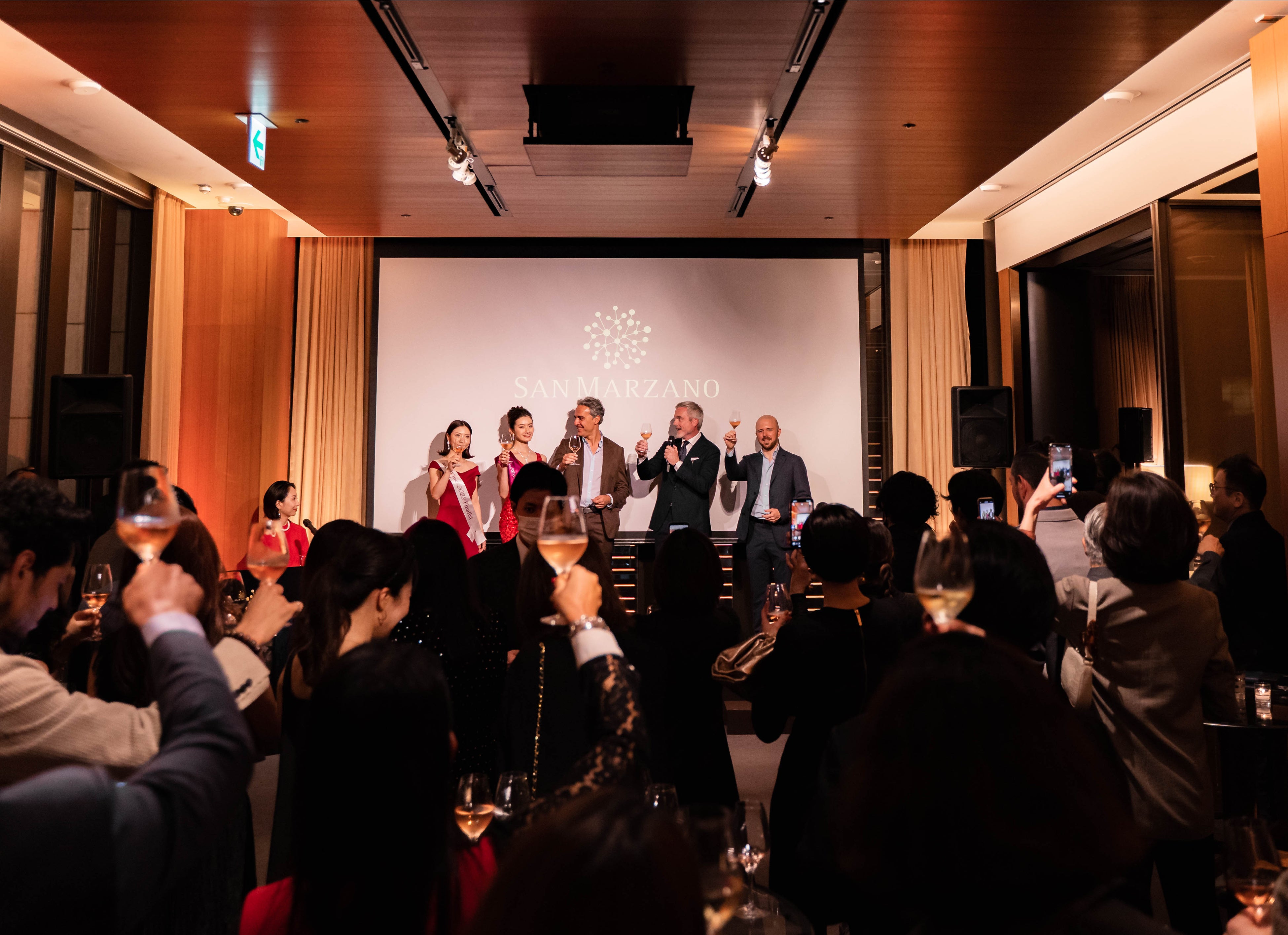 皆でSALUTE！（乾杯）