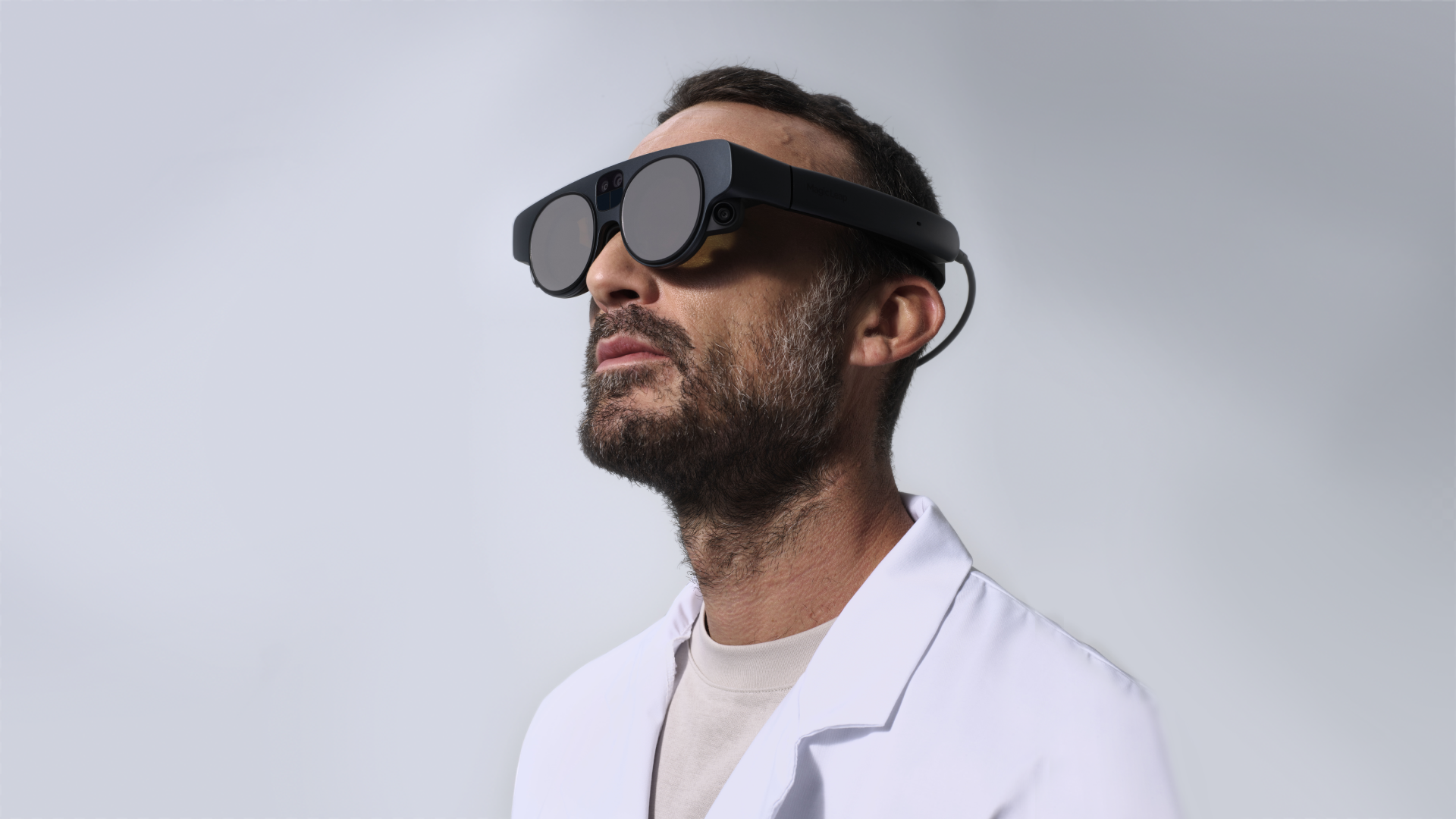 Magic Leap 2 着用イメージ