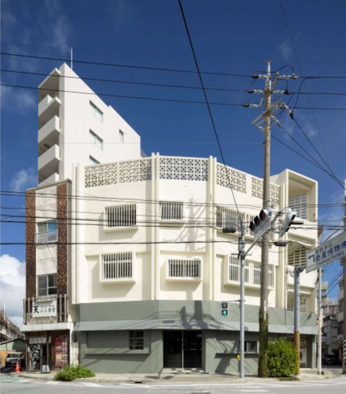 昭和43年建設の建物を「サテライトオフィス+店舗」として再生 © Kaoru Yamada