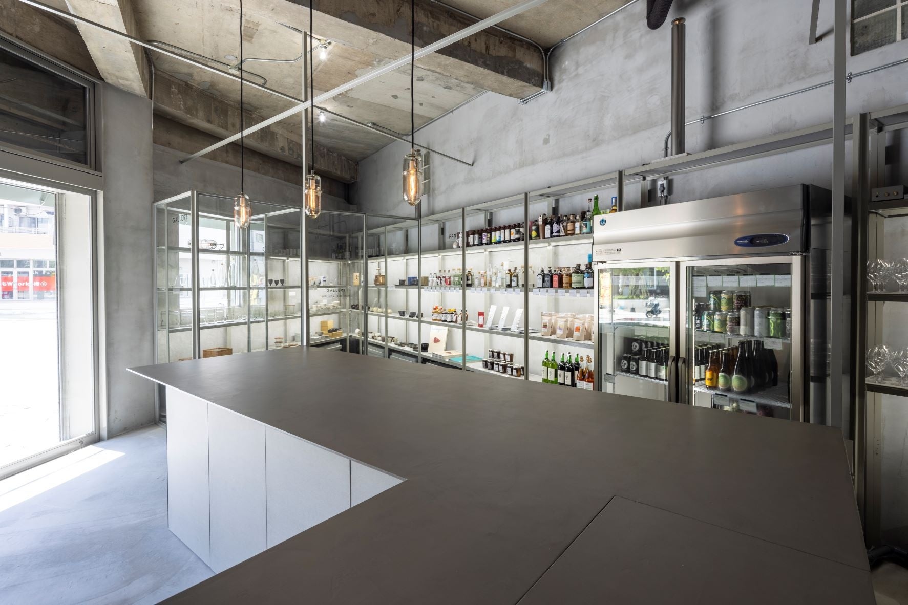 1階 店舗:「LIQUID THE STORE」 © Kaoru Yamada