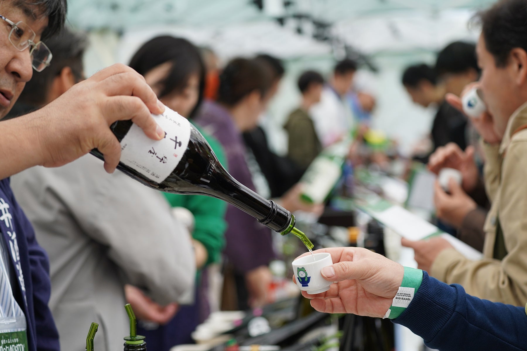 オリジナルのお猪口で飲み放題